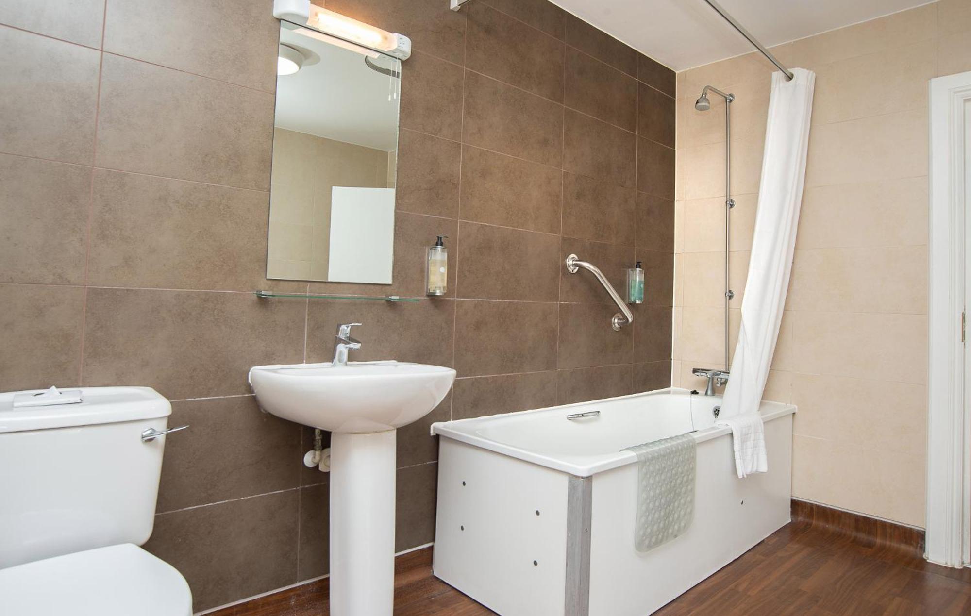 Foley Arms Hotel Great Malvern Dış mekan fotoğraf